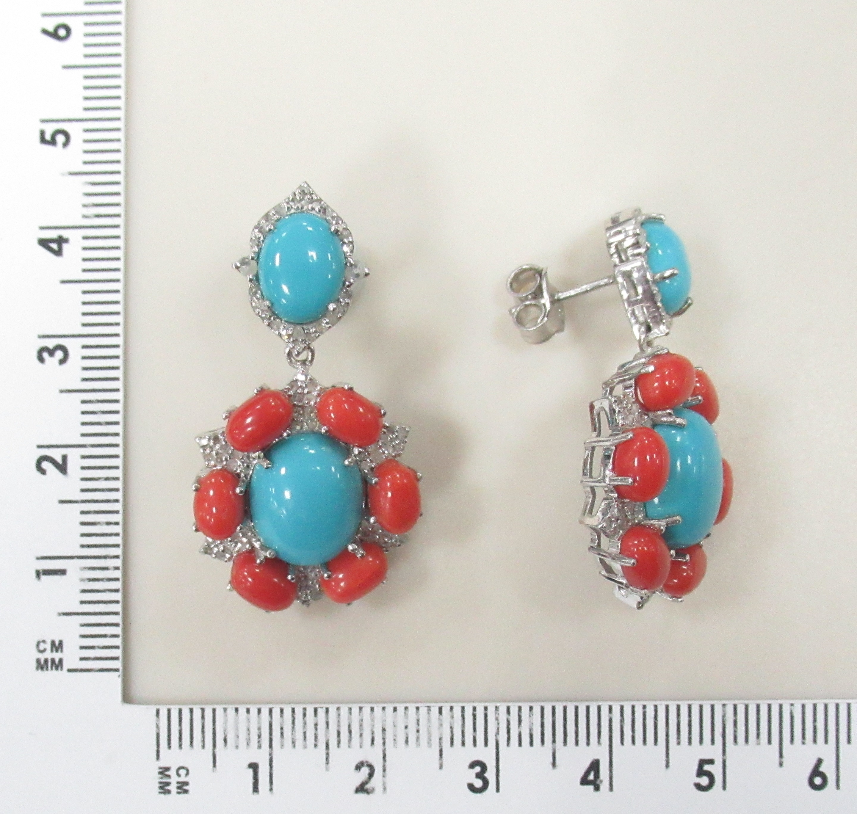 Серебряные серьги с бирюзой и кораллами